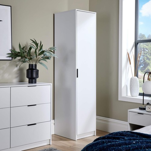Phoenix wardrobe door space - 1,